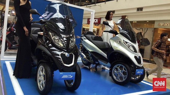 Skuter ini salah satu yang ikonik di jajaran kendaraan roda tiga Piaggio. Sisi premiumnya diklaim Piaggio dihadirkan lewat desain dan teknologi yang disematkan.