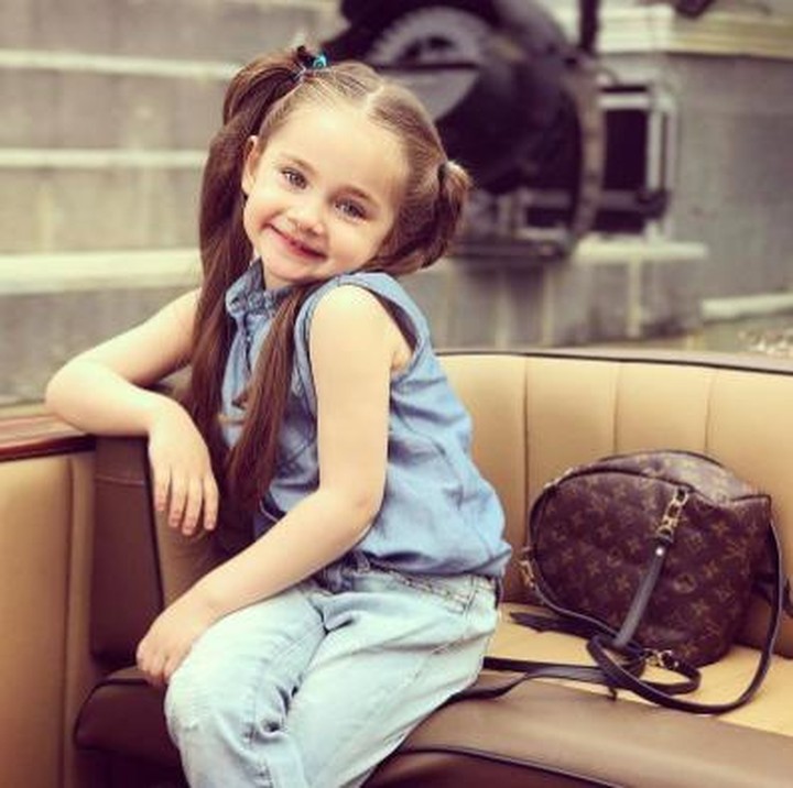 <p>Gadis yang berasal dari Azerbaijan ini dikenal sebagai 'Instagram Star'. (Foto: Instagram/banumourad)</p>