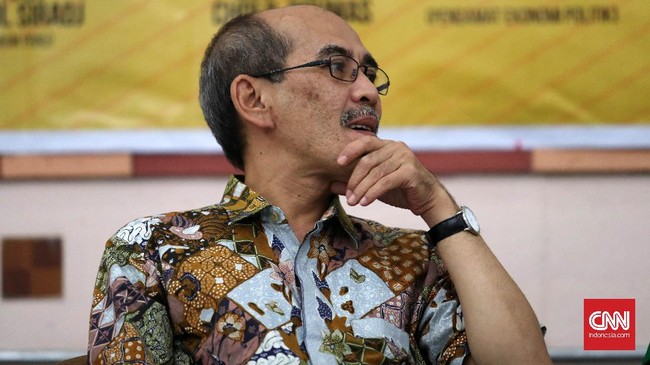 Ekonom senior Faisal Basri mengkritik keras rencana Jokowi melarang ekspor timah karena jenis komoditas yang dilarang adalah ingot atau batang timah.