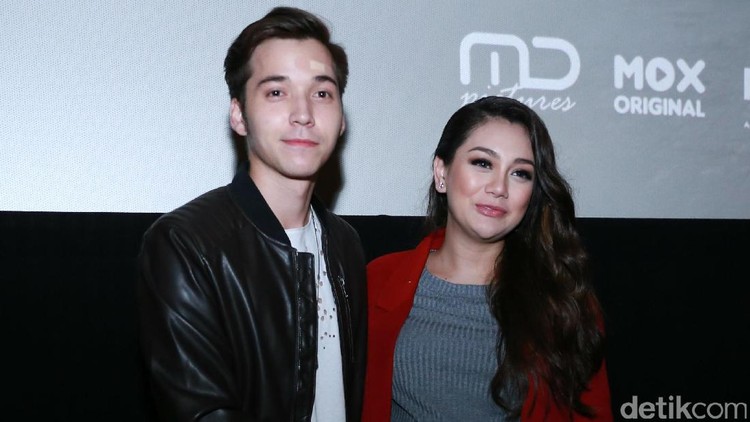 Di ultah pernikahan yang ke-3, Celine Evangelista mengenang pengalaman ngeri yang dialami jelang tunangan dengan Stefan William.