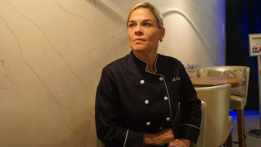 chef Cat Cora, Iron Chef Wanita Pertama Amerika chef Cat Cora, Iron Chef Wanita Pertama Amerika