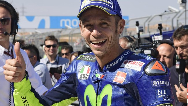 Valentino Rossi menunjukkan kecintannya pada dunia MotoGP saat ia memutuskan comeback di GP Aragon dan mengalahkan semua prediksi yang ada.