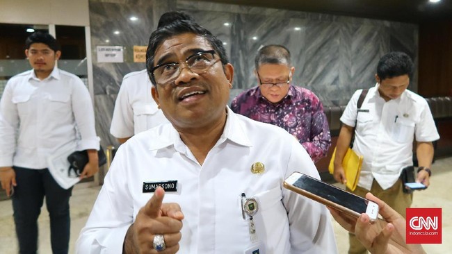 Kementerian Dalam Negeri akan mengevaluasi anggaran pemerintah provinsi DKI Jakarta, dan akan mencoret anggaran tersebut bila dianggap tak masuk akal.