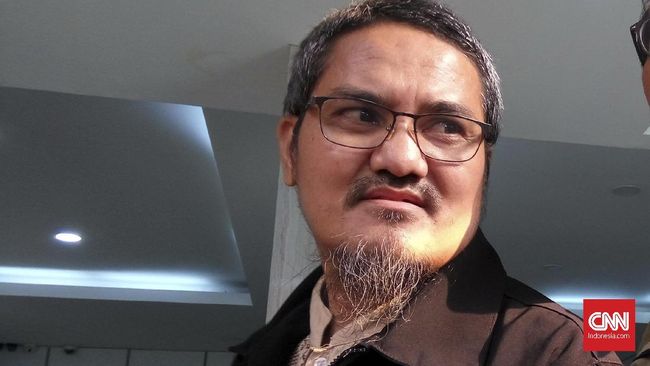 Jonru Ginting, 'Terbuka' di Medsos, Tertutup di Dunia Nyata Sosok Jonru Ginting tak banyak dikenal warga sekitar. Ia tergolong pendiam dan tertutup terkait aktivitas sosial di lingkungannya.