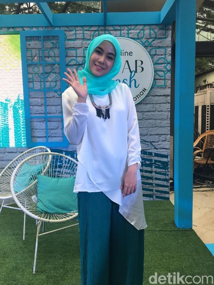 Cerita Anisa Eks Cherrybelle Pertama Berhijab, Kepanasan Hingga Banjir Job Cerita Anisa Eks Cherrybelle Pertama Berhijab, Kepanasan Hingga Banjir Job