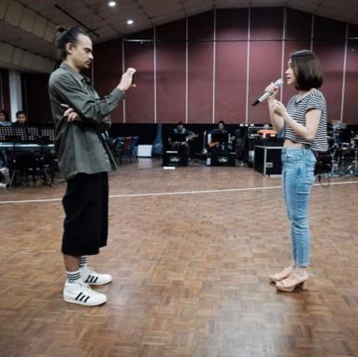 Baik Ashraf maupun wanita yang akrab disapa Unge ini selalu saling mendukung dalam hal apa saja termasuk karir. (Foto: Instagram/ashrafsinclair)