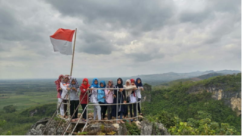 Tepat benar jika Menpar Arief Yahya berjuang menjadikan potensi wisata sebagai salah satu andalan pendapatan negara. 