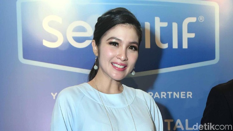 Saat ini, Sandra Dewi sedang mengandung 7 bulan. Si calon bayi punya cerita sendiri nih, Bun. Dia kenal suara ayahnya dan tahu musik yang disuka lho.