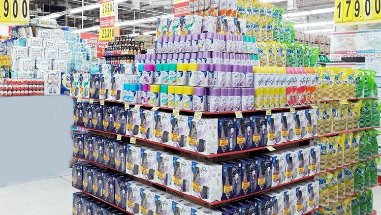 Johnson Fair memberikan hadiah langsung bagi yang berbelanja produk Johnson&Son minimal Rp 75.000.