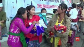 VIDEO: Mensos Beri Nama Iriana untuk Bayi Pengungsi