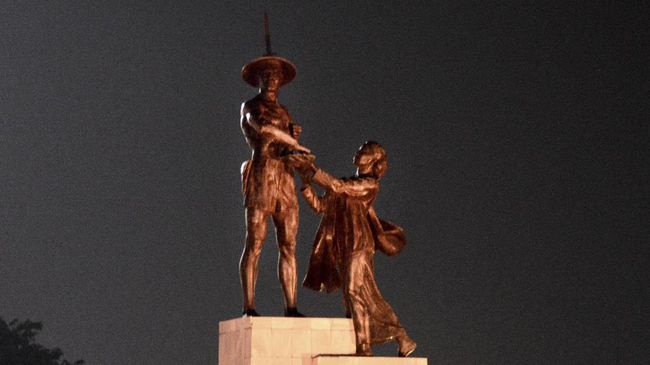 Dibuat oleh pematung Soviet, Tugu Tani kerap dianggap berkaitan dengan PKI. Namun sebenarnya, ada filosofi mendalam Sukarno tentang kebangsaan di dalamnya.