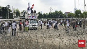 Ribuan Personel Aparat Gabungan Amankan Aksi 299 di DPR