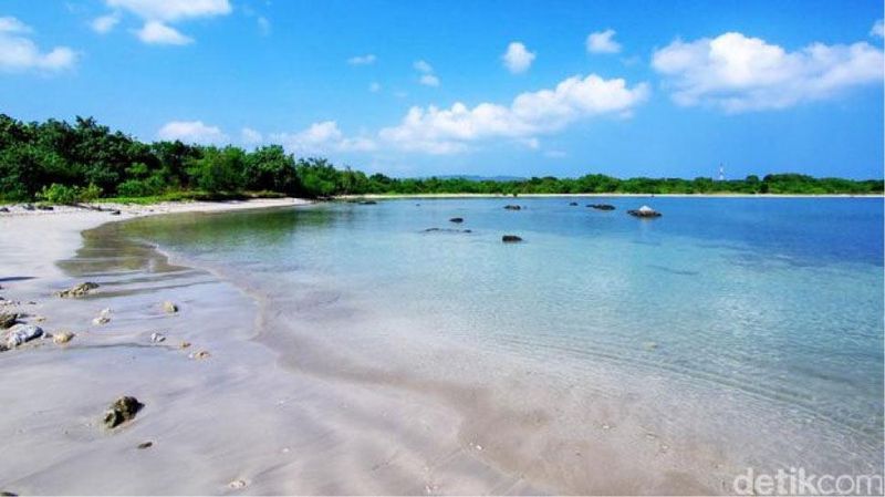 Wajah Menteri Pariwisata Arief Yahya yang nampak cerah sebelum membuka Festival Pesona Tanjung Lesung 2017.