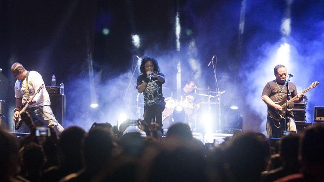 Banyaknya protes pelaksanaan JogjaROCKarta di Candi Prambanan salah satunya diakibatkan 'stigma' musik rock yang dianggap mengancam keutuhan cagar budaya itu.