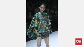 Anak Muda yang Berbatik