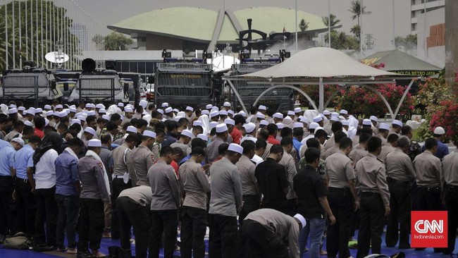 Pemerintah akan memangkas anggaran DPR pada 2019 mendatang dari awalnya yang mencapai Rp7,7 triliun menjadi tinggal Rp5,74 triliun.