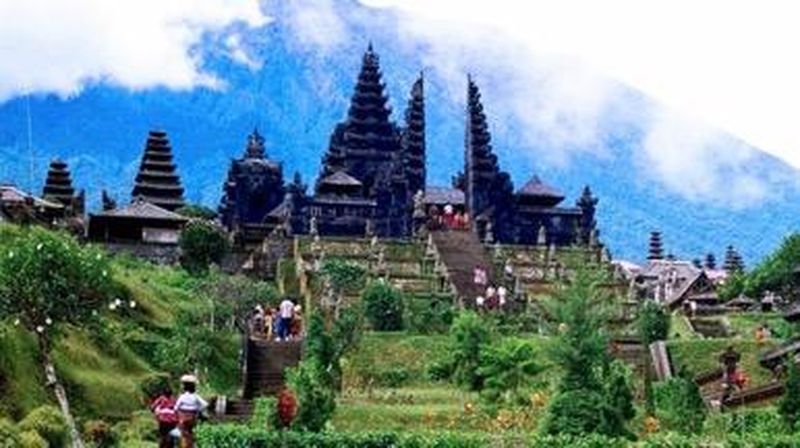 Gebrakan Menteri Pariwisata Arief Yahya mendorong Bali sebagai tuan rumah travel fair internasional seperti tak pernah putus.