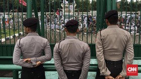 Aksi 299 Dimulai, Polisi Tutup Jalan Depan Gedung DPR