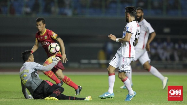 Langkah Bali United untuk menjuarai Liga 1 menemui jalan terjal setelah ditahan imbang Barito Putera 1-1 di di Stadion 17 Mei, Banjarmasin, Rabu (25/10).