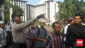 Alasan Peserta Aksi 299 'Ngotot' Jalan Kaki Rute Istiqlal-DPR