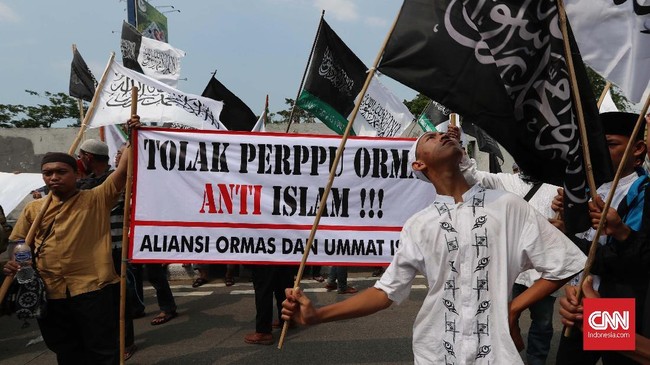 Gabungan ormas yang sempat terjun di Aksi 212 akan menyambangi DPR untuk mengawal paripurna pengesahan Perppu Ormas menjadi UU, Selasa (24/10)