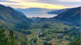 Trek Lari Toba Cross Run 2017 Pamerkan Keindahan Danau Toba