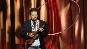 Jason Mraz Jajal Karier di Broadway Lewat 'Waitress'