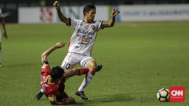 Penyerang berdarah Belanda, Irfan Bachdim resmi menjadi bagian dari PSS Sleman untuk musim kompetisi Liga 1 2020.