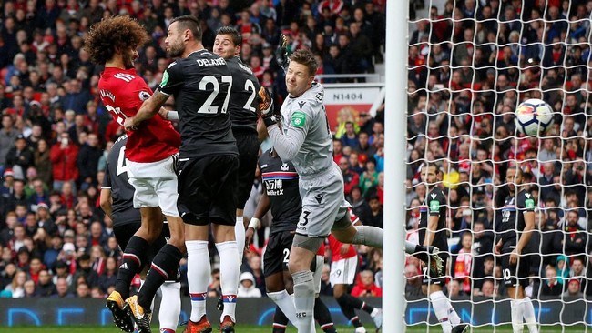 Kemenangan MU atas Crystal Palace di pekan ketujuh Liga Primer Inggris tidak hanya mengantarkan MU ke puncak klasemen sementara.