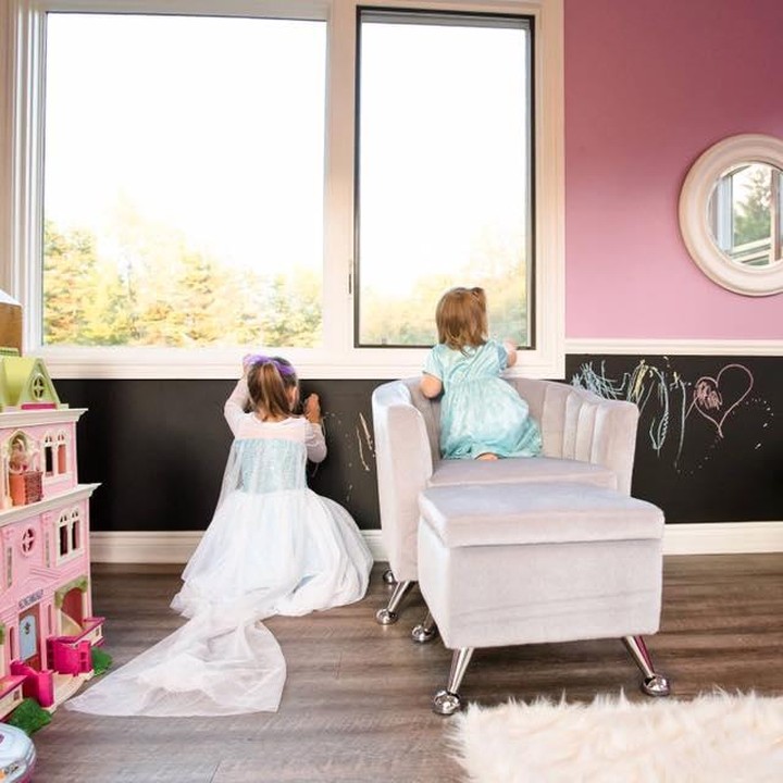 <p>Di rumah ini, anak bebas mencoret-coret dindingnya. (Foto: Facebook/ ATB Building Inc.)</p>
