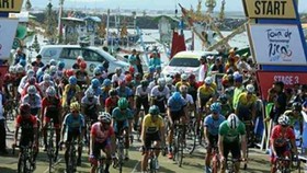 Start International Tour de Banyuwangi Ijen Pelabuhan Ikan