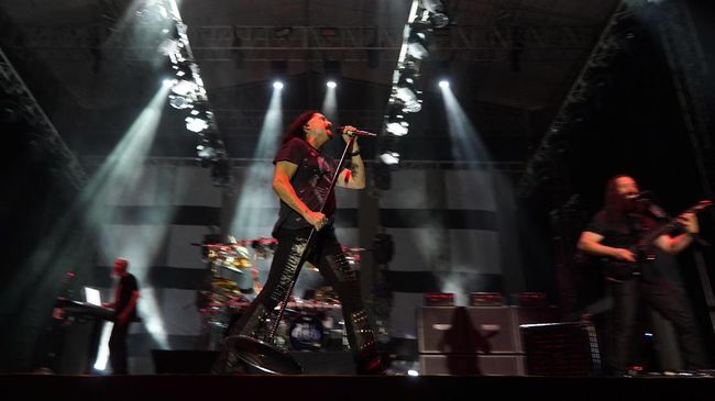 Konser band metal progresif asal Amerika Serikat, Dream Theater, di Jakarta dibatalkan untuk mencegah penyebaran virus corona.
