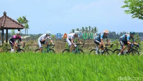 Sarung dan Songkok Warnai Keberangkatan Etape Terakhir ITdbI