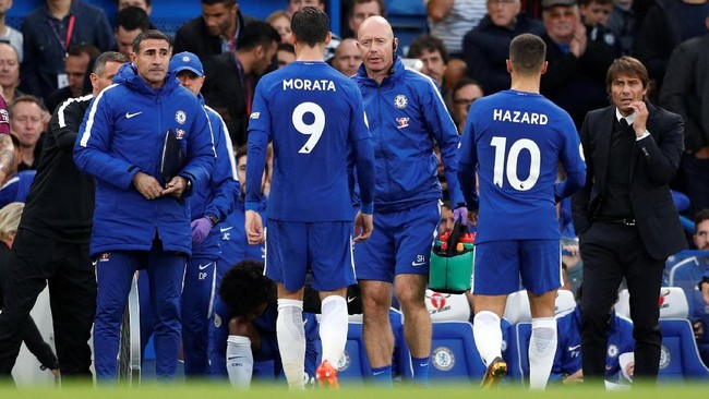 Manajer Chelsea Antonio Conte mengungkapkan, ia terpaksa menarik keluar Alvaro Morata karena strikernya itu meminta diganti.