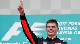 Verstappen Juara GP Malaysia, Hamilton Finis Kedua