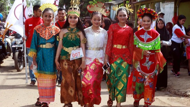 Sepatutnya kita mengapresiasi bahasa kita sendiri, kalau ingin bahasa Indonesia menjadi bahasa internasional.