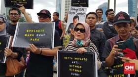 Koalisi Masyarakat: Hakim Cepi Bikin Setnov <i>Happy</i>