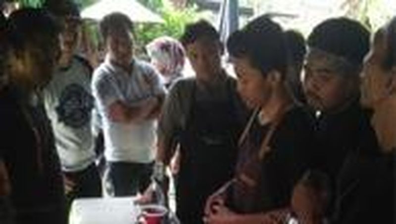Siapa yang tidak mengenal kopi? Minuman yang nikmat ini telah menjadi gaya hidup bagi masyarakat Indonesia.