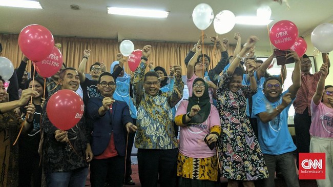 Gerakan nasional literasi digital #SiBerkreasi bertujuan untuk menekan konten negatif mulai dari tingkat SD hingga universitas.