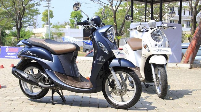 Yamaha beri sedikit penyegaran pada Fino anyar, ban yang berukuran lebih lebar serta lampu LED adalah salah satunya.