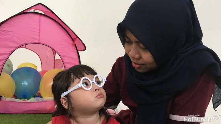 Sebagai orang yang mengasuh Gempi dari kecil, Koneng punya cerita menarik soal kedekatannya sama Gempi nih, Bun.
