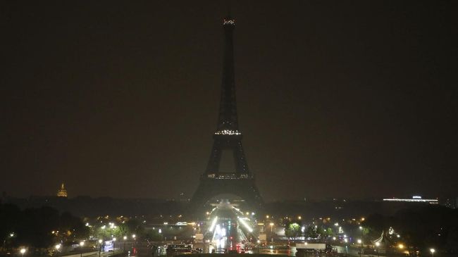 Eropa tengah mengalami krisis energi, sehingga berdampak terhadap sejumlah negara salah satunya Perancis yang mesti memadamkan Menara Eiffel lebih awal.