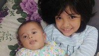 Kalau Kakak dan Adik Akur Begini, Bunda Senang Deh 
