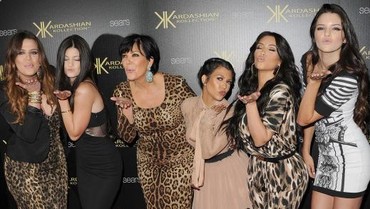 img-title Kardashian dan Jenner Tak Akan Diundang ke Met Gala 2023, Kenapa?