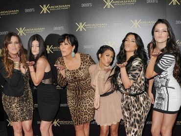 img-title Kardashian dan Jenner Tak Akan Diundang ke Met Gala 2023, Kenapa?
