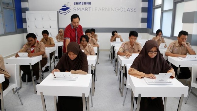 SMA Negeri Unggulan MH Thamrin Jakarta kini punya kelas khusus untuk belajar coding alias pemrograman komputer, dua pekan sekali selama setahun.