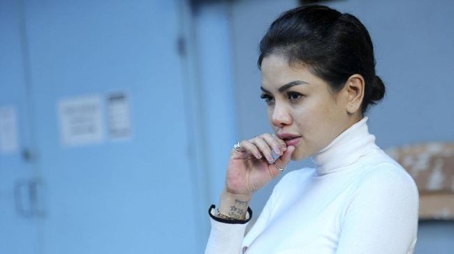 Berikut fakta laporan Nikita Mirzani atas Vadel Badjideh, mantan pacar anaknya, yang diajukan ke Polres Metro Jaksel atas dugaan aborsi.