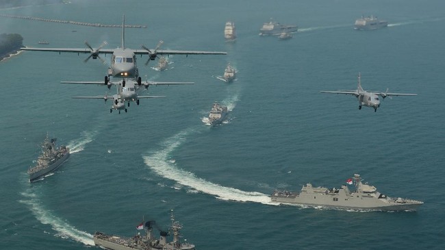 Merujuk data Global Fire Power, Indonesia memiliki 315 tank, 467 artileri, ratusan kapal perang, dan 108 juta penduduk siap perang jika kondisi mengharuskan.