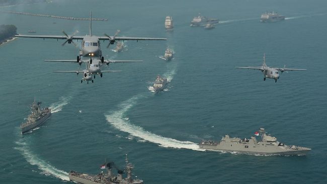 Natuna Memanas, Berikut Kekuatan Militer Indonesia dan China Merujuk data Global Fire Power, Indonesia memiliki 315 tank, 467 artileri, ratusan kapal perang, dan 108 juta penduduk siap perang jika kondisi mengharuskan.