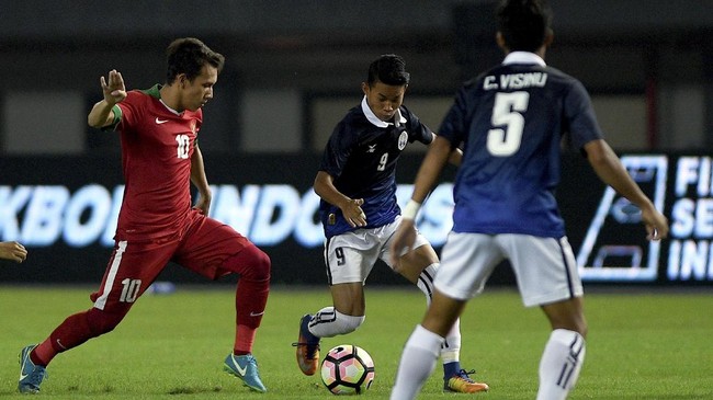 Perbedaan bahasa menjadi salah satu kendala bagi Egy Maulana Vikri ketika menjalani tes di sejumlah klub elite di Eropa.
